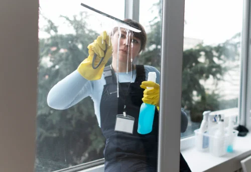 Nettoyage de vitres intérieures et extérieures à Piblange